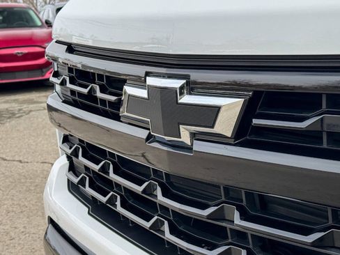 Used 2023 Chevrolet Silverado 1500 LT Trail Boss w/ Convenience Package II image 9