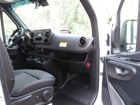 Certified 2025 Mercedes-Benz Sprinter 2500 image 14