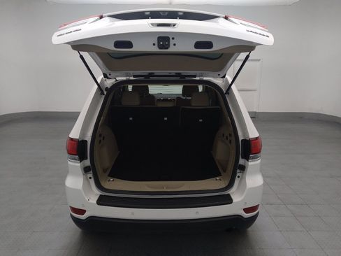 Used 2022 Jeep Grand Cherokee Laredo E AWD/4WD image 29