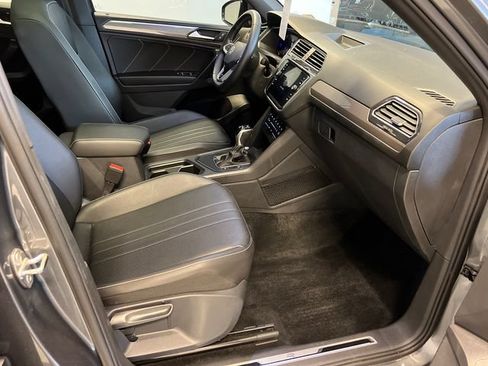 Certified 2023 Volkswagen Tiguan SE R-Line FWD image 10
