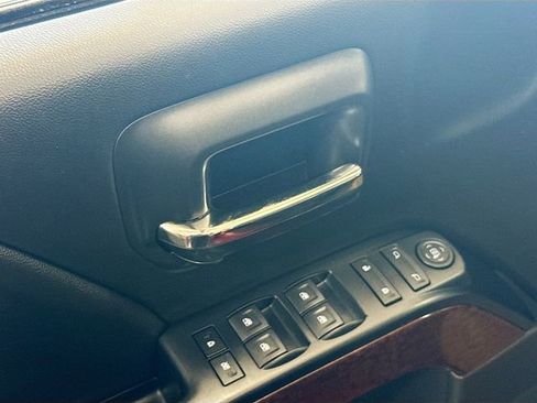 Used 2018 GMC Sierra 1500 SLE w/ SLE Value Package image 19