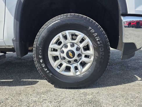 Certified 2025 Chevrolet Silverado 2500 LT w/ Convenience Package AWD/4WD image 8
