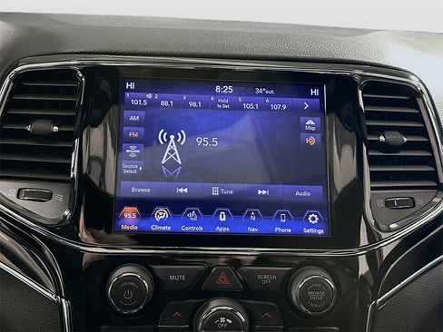 Used 2020 Jeep Grand Cherokee Trailhawk image 16