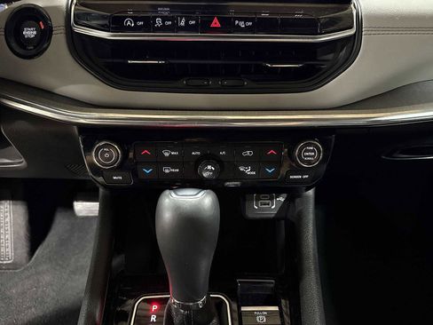 Used 2023 Jeep Compass Limited image 21