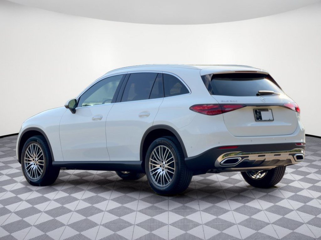Used 2027 Mercedes-Benz GLC 300 image 3