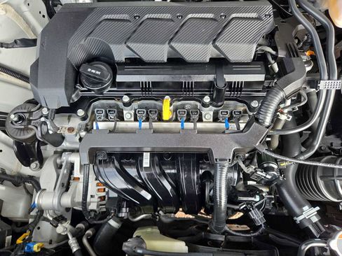 Used 2020 Hyundai Venue SE image 15