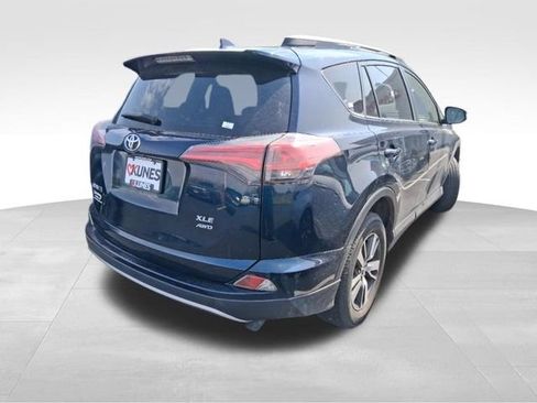 Used 2018 Toyota RAV4 XLE AWD/4WD image 11