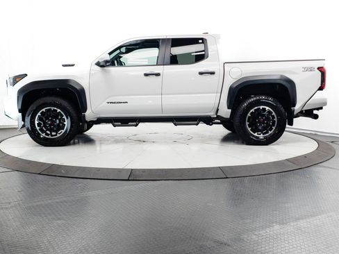 Certified 2025 Toyota Tacoma TRD Off-Road w/ TRD Off Road Premium Package image 8
