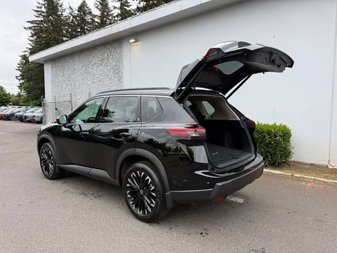Certified 2026 Nissan Rogue SV AWD/4WD image 10