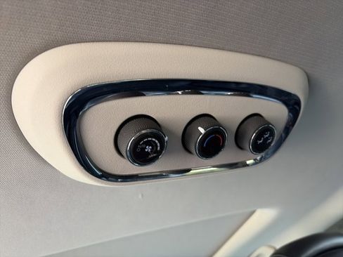 Used 2018 Dodge Durango GT w/ Premium Group image 17