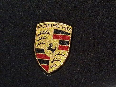 Used 2021 Porsche Macan Turbo image 24