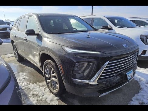 Used 2025 Buick Enclave Preferred image 5