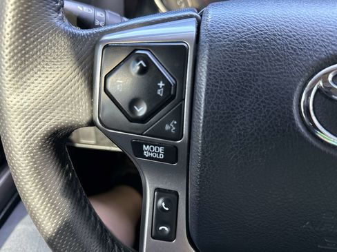 Used 2017 Toyota Tacoma SR5 w/ Tow Package AWD/4WD image 24