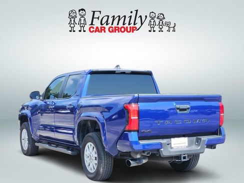 Certified 2025 Toyota Tacoma SR5 AWD/4WD image 3