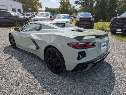 Used 2024 Chevrolet Corvette Stingray Premium Conv w/ Z51 Performance Package RWD image 3