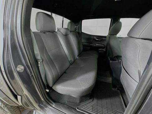 Used 2018 Toyota Tacoma TRD Sport image 30