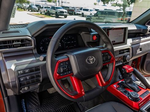 Used 2025 Toyota Tacoma TRD Off-Road image 17