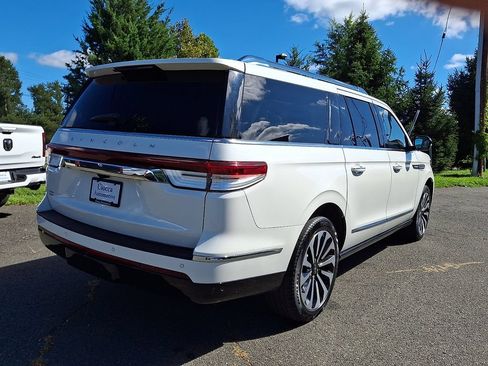 Used 2024 Lincoln Navigator L Reserve AWD/4WD image 9