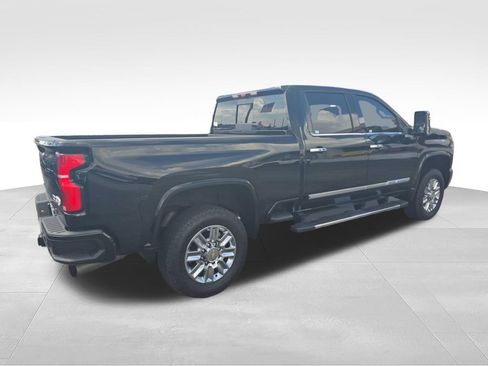 Used 2024 Chevrolet Silverado 2500 High Country w/ High Country Premium Package AWD/4WD image 5