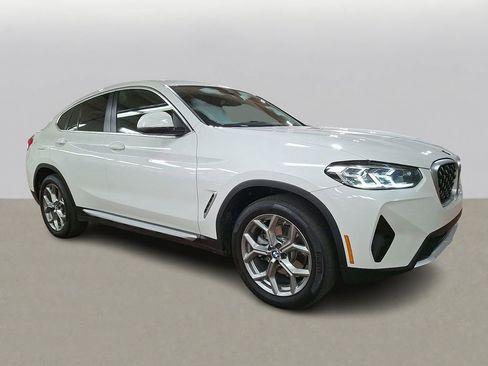 Used 2023 BMW X4 xDrive30i w/ Premium Package image 2