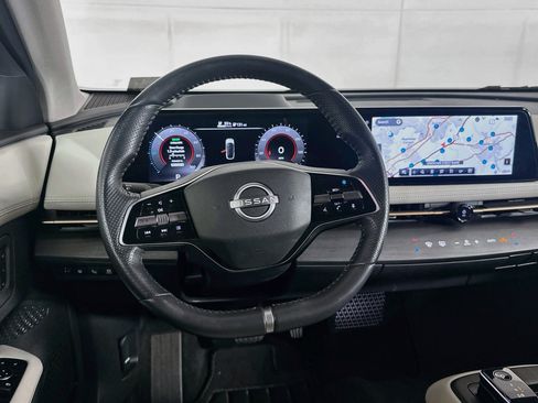 Used 2023 Nissan Ariya FWD image 18
