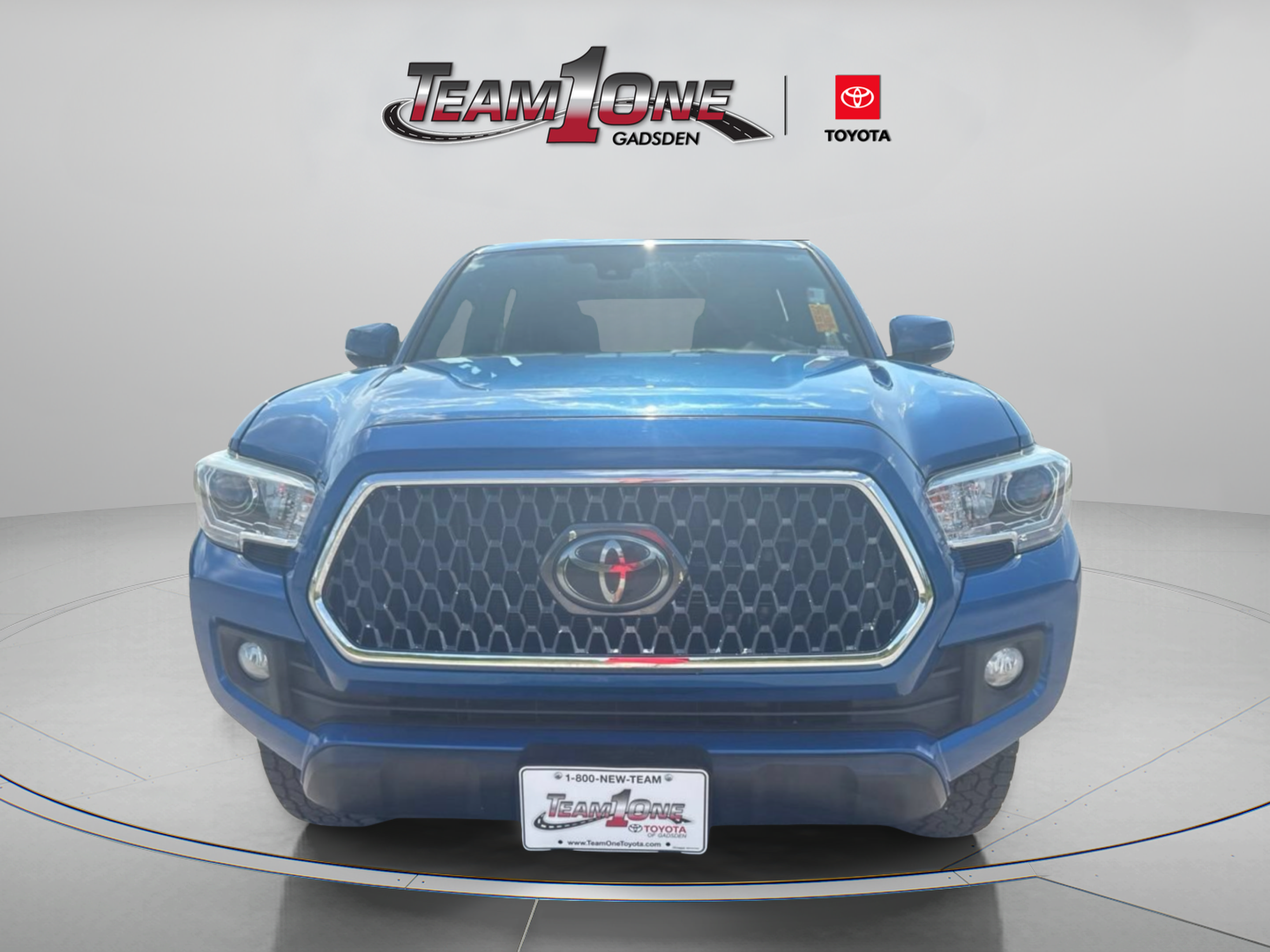 Used 2018 Toyota Tacoma TRD Off-Road AWD/4WD image 8