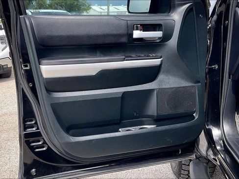 Used 2017 Toyota Tundra SR5 image 17