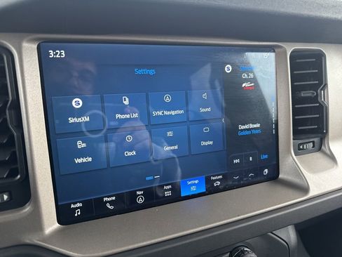 Used 2025 Ford Bronco Outer Banks image 28