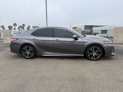 Used 2019 Toyota Camry SE image 7