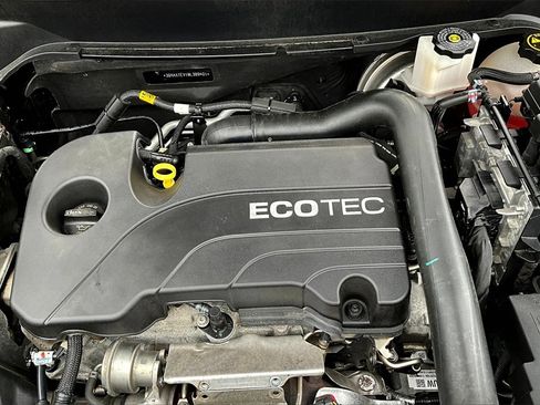 Used 2021 Chevrolet Equinox LT image 32