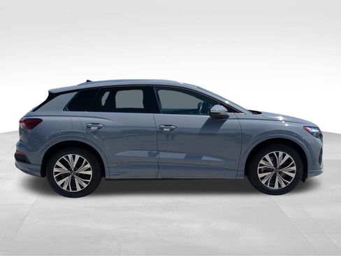 Used 2023 Audi Q4 e-tron Premium w/ Convenience Package RWD image 2