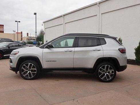 Used 2025 Jeep Compass Limited w/ Elite Group AWD/4WD image 5