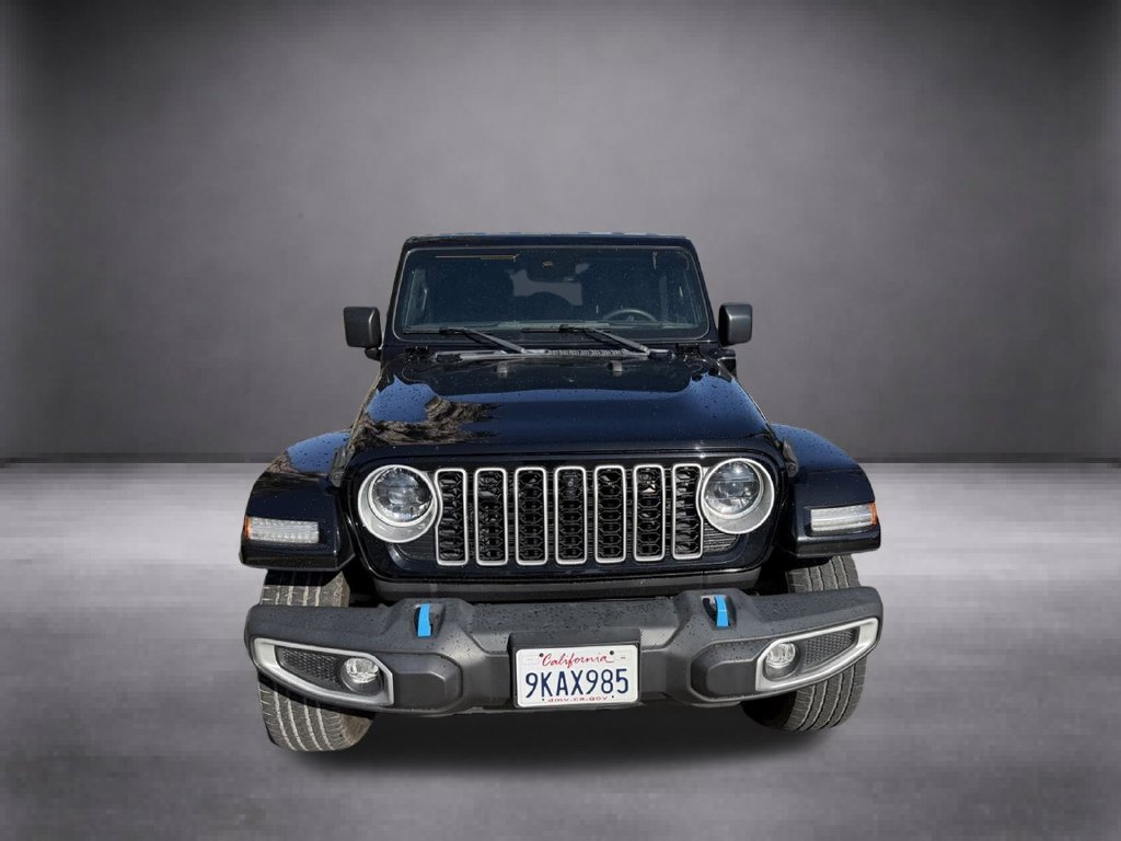 Used 2024 Jeep Wrangler Unlimited Sahara w/ Technology Group AWD/4WD image 3