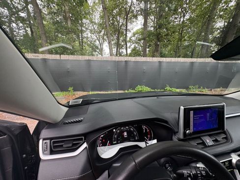 Used 2024 Toyota RAV4 XLE image 32