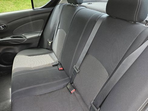 Used 2015 Nissan Versa SV FWD image 12