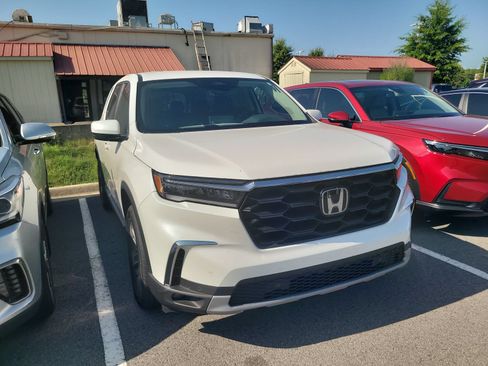 Certified 2025 Honda Pilot EX-L image 3