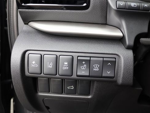 New 2026 Mitsubishi Eclipse Cross SEL image 10