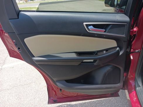 Used 2019 Ford Edge SEL w/ Equipment Group 201A AWD/4WD image 14