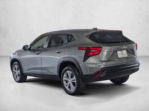 Used 2024 Chevrolet Trax LS image 8