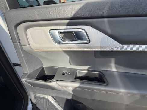 New 2026 Ford Explorer Active w/ Active Comfort Package RWD image 18