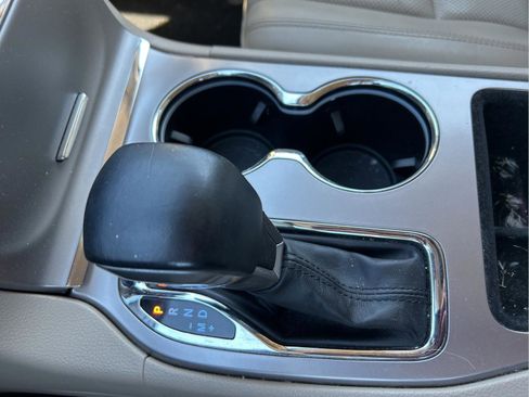 Certified 2021 Jeep Grand Cherokee Limited w/ Luxury Group II image 24