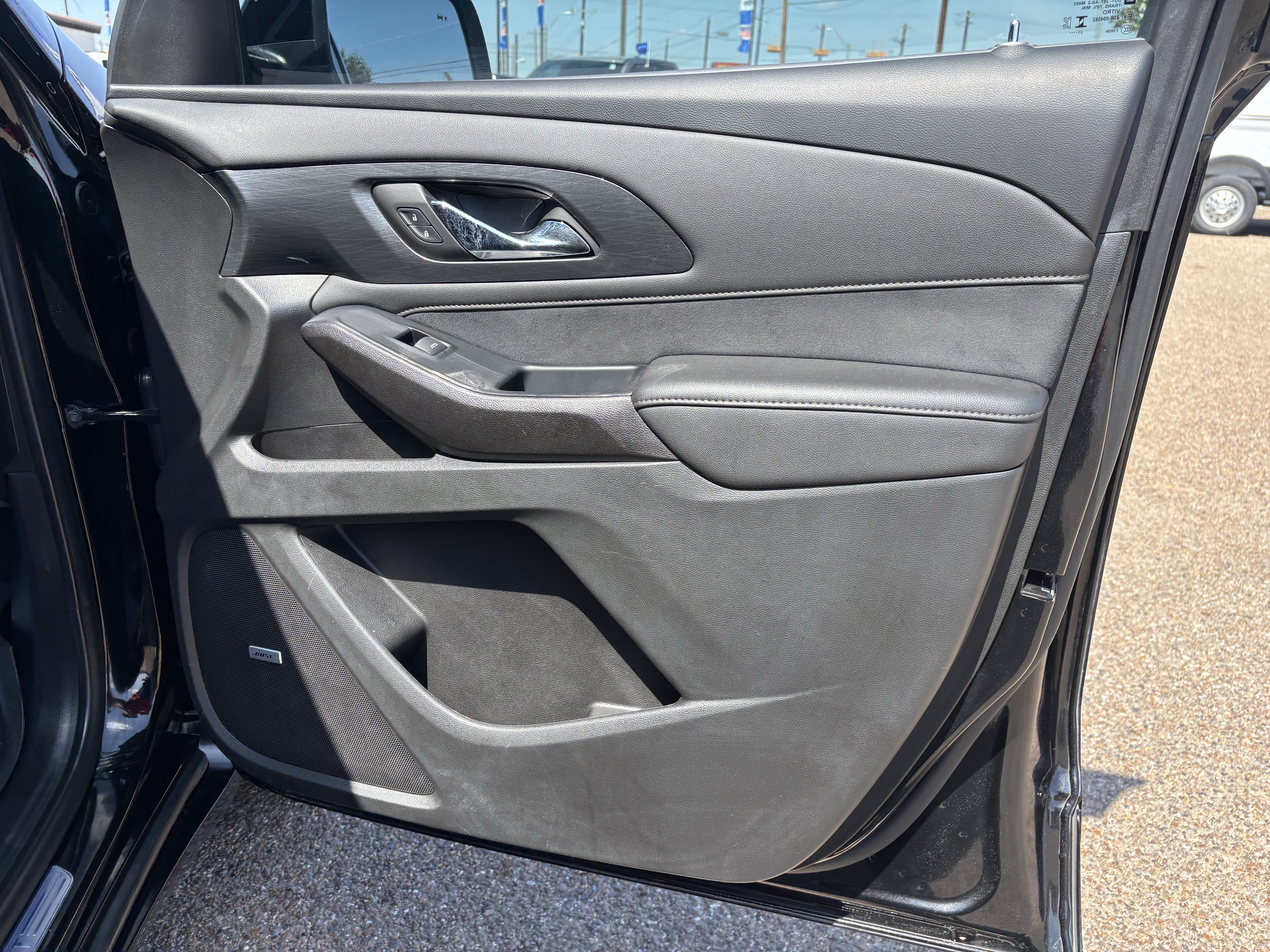 Used 2023 Chevrolet Traverse High Country w/ LPO, Floor Liner Package FWD image 23