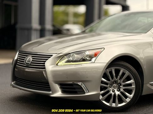 Used 2016 Lexus LS 460 w/ Comfort Package RWD image 2