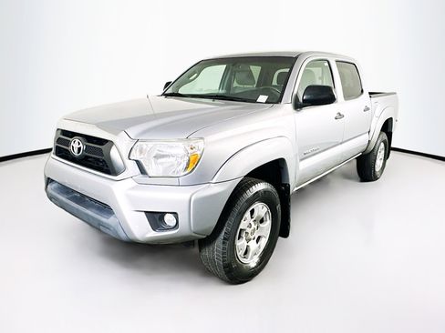Used 2015 Toyota Tacoma PreRunner w/ SR5 Package image 3