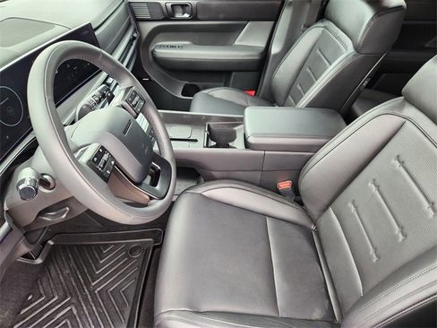 Used 2024 Hyundai Santa Fe Calligraphy image 9