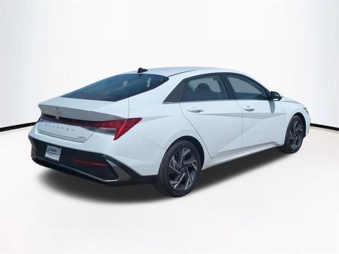 New 2026 Hyundai Elantra Limited FWD image 5