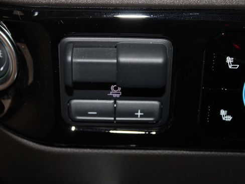 Used 2025 Chevrolet Silverado 1500 LT Trail Boss w/ LT Trail Boss Premium Package AWD/4WD image 45