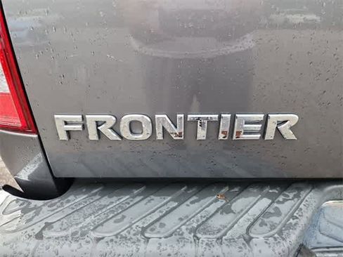 Used 2021 Nissan Frontier SV image 11