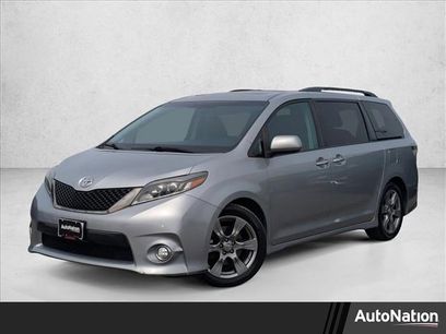 Used 2017 Toyota Sienna SE w/ SE Preferred Package