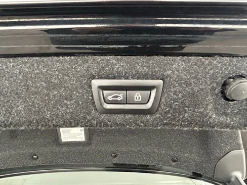 Used 2020 BMW M550i xDrive w/ Executive Package image 38